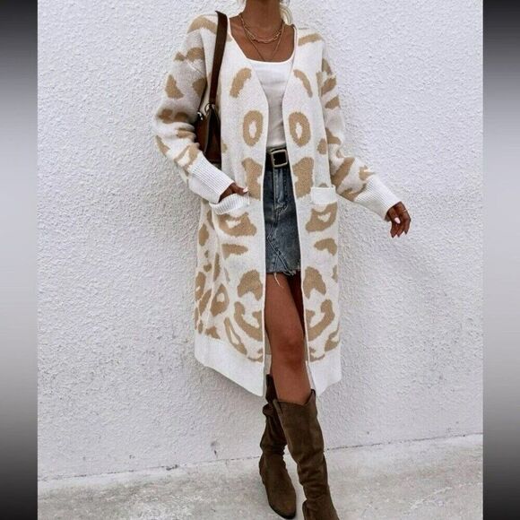 Women's Oversized Cardigan Sweater Size Large Animal Print Duster White Tan - Picture 1 of 16